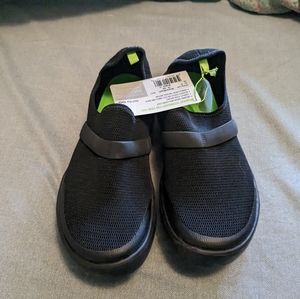 Women's oofos shoes